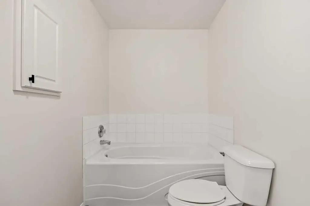 1110 5 Avenue NW Calgary AB T2N 0R6