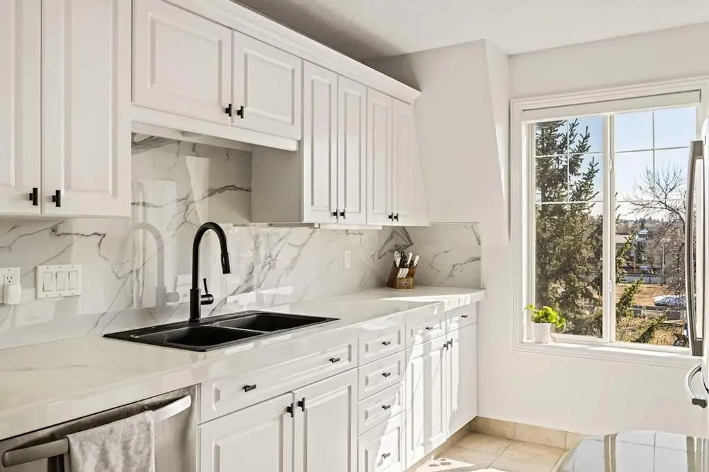 1110 5 Avenue NW Calgary AB T2N 0R6
