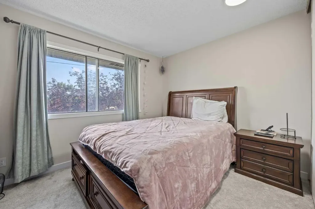4360 58 Street NE Calgary AB T1Y 4S4