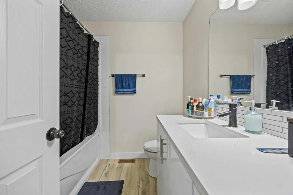 4360 58 Street NE Calgary AB T1Y 4S4