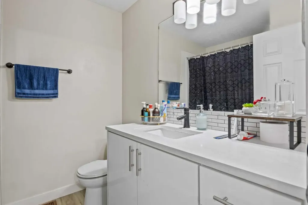 4360 58 Street NE Calgary AB T1Y 4S4