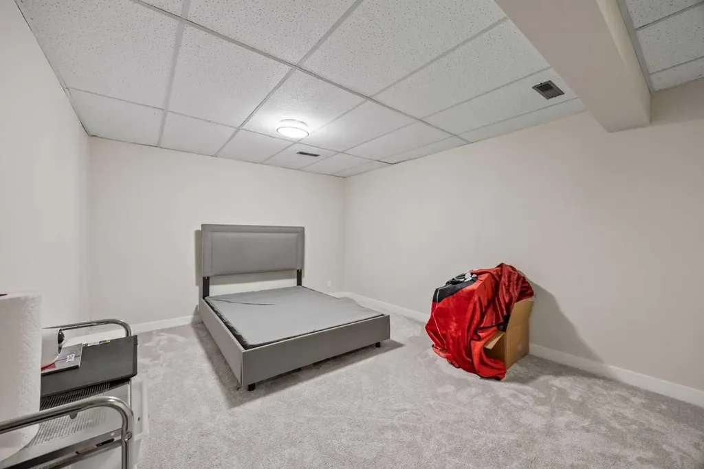 4360 58 Street NE Calgary AB T1Y 4S4