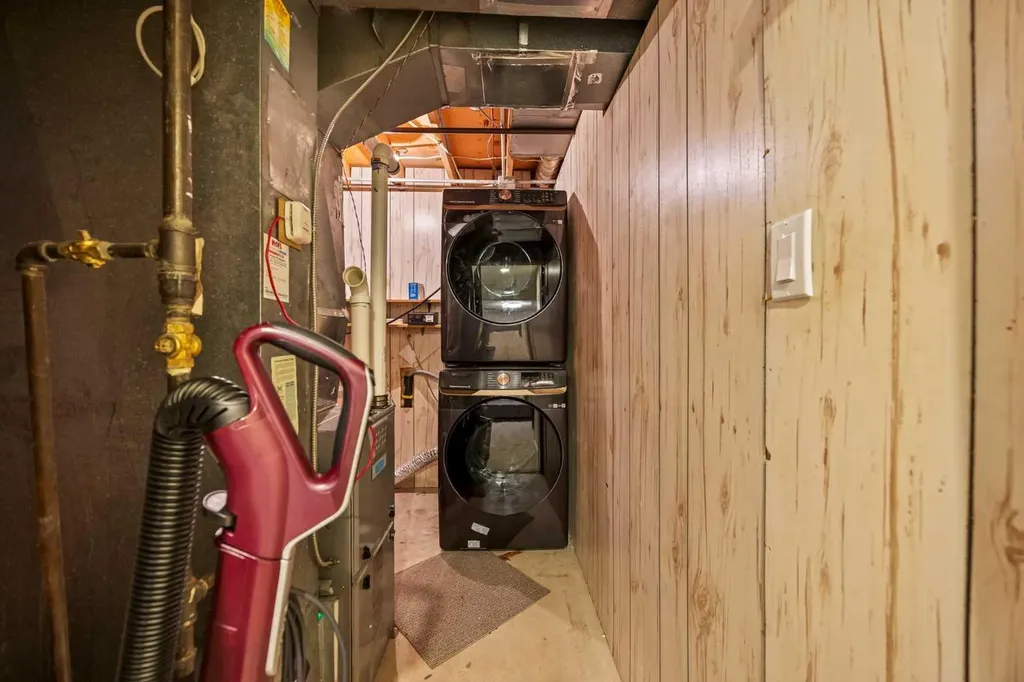 4360 58 Street NE Calgary AB T1Y 4S4