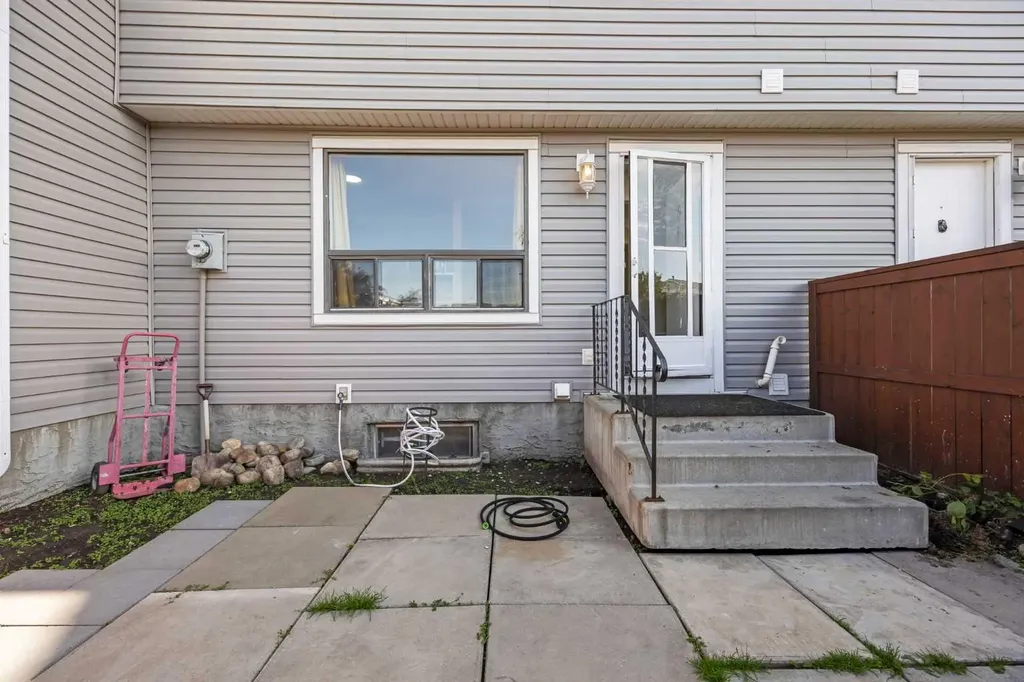 4360 58 Street NE Calgary AB T1Y 4S4
