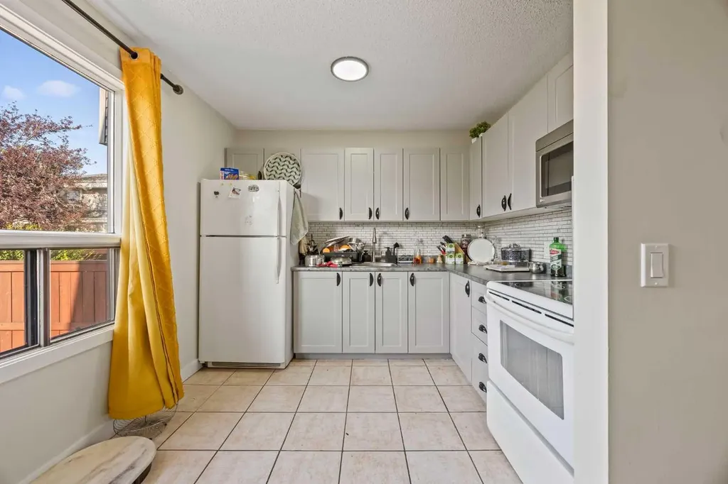 4360 58 Street NE Calgary AB T1Y 4S4