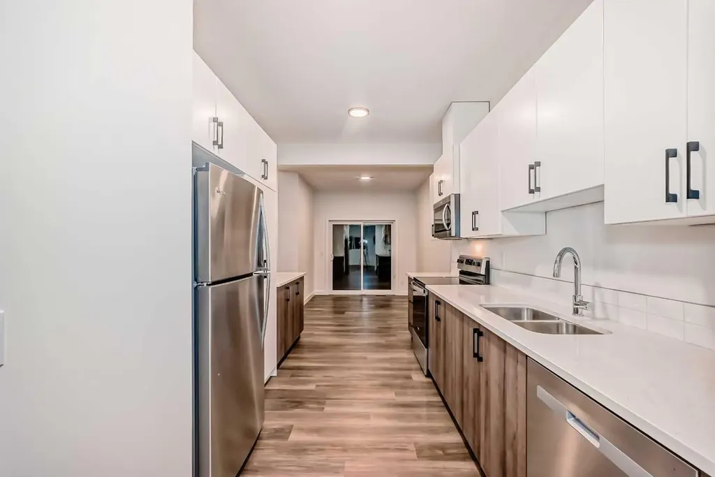 76 Tuscany Summit Square NW Calgary AB T3L 0G1