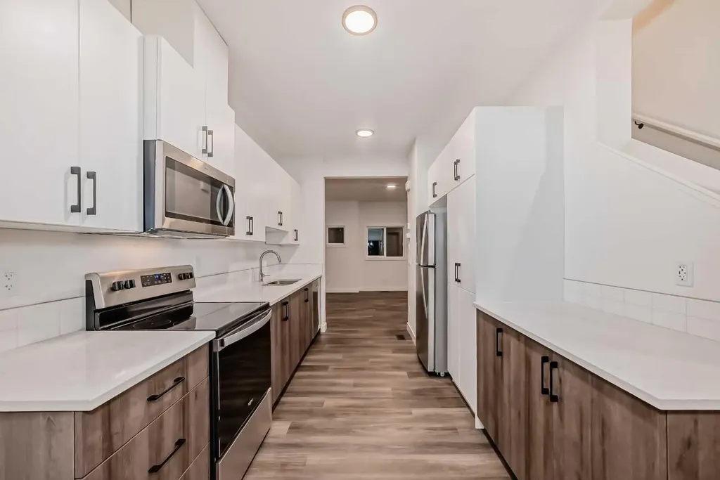 76 Tuscany Summit Square NW Calgary AB T3L 0G1