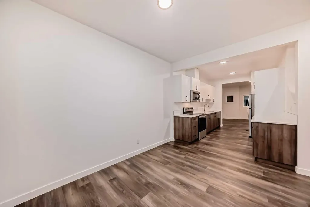 76 Tuscany Summit Square NW Calgary AB T3L 0G1
