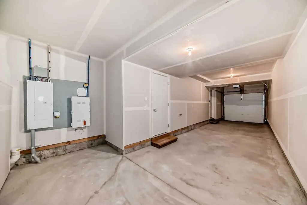 76 Tuscany Summit Square NW Calgary AB T3L 0G1