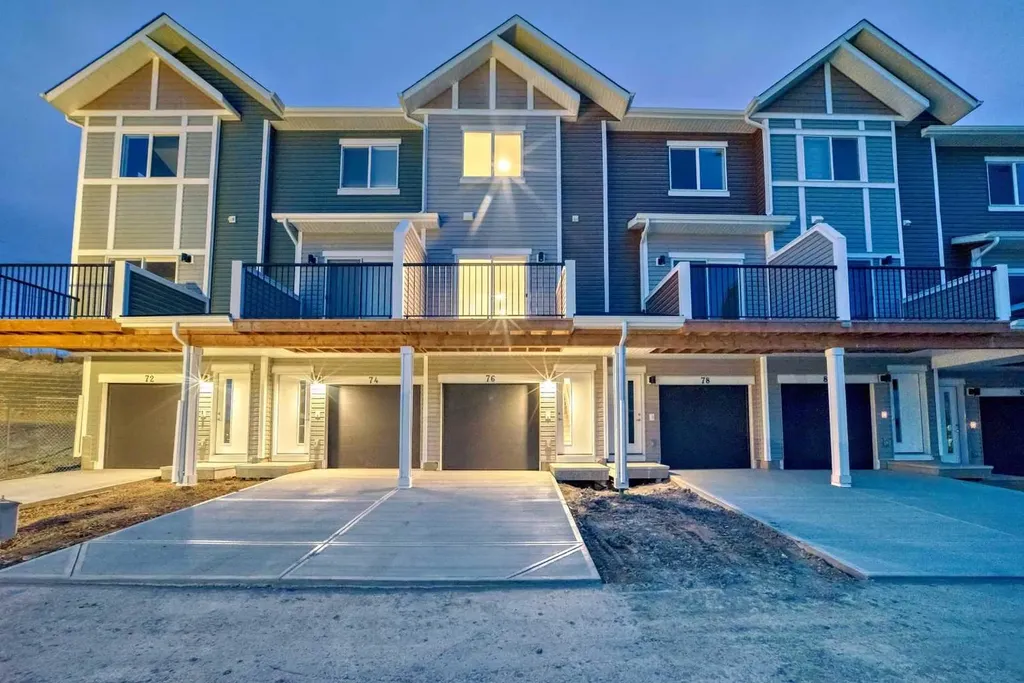 76 Tuscany Summit Square NW Calgary AB T3L 0G1