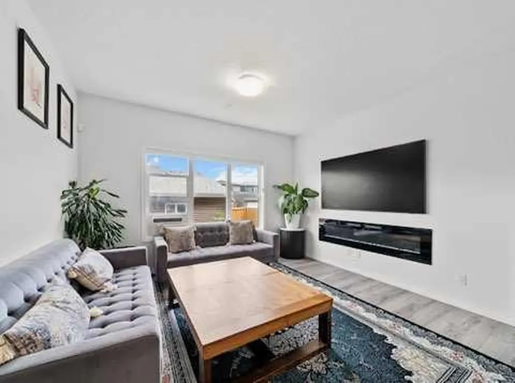 136 Lucas Street NW Calgary AB T3P1R6