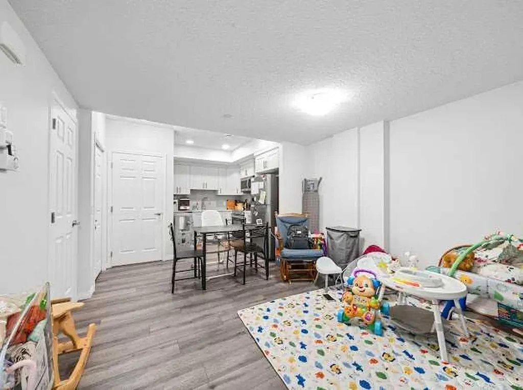 136 Lucas Street NW Calgary AB T3P1R6