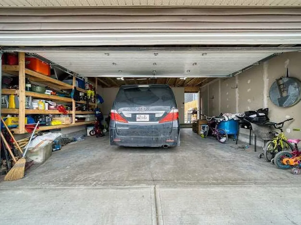 136 Lucas Street NW Calgary AB T3P1R6