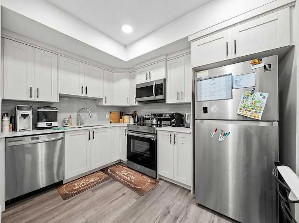 136 Lucas Street NW Calgary AB T3P1R6