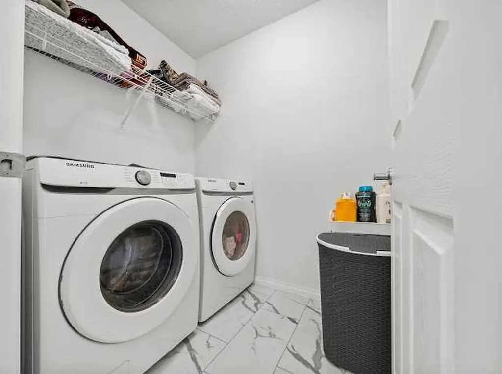 136 Lucas Street NW Calgary AB T3P1R6