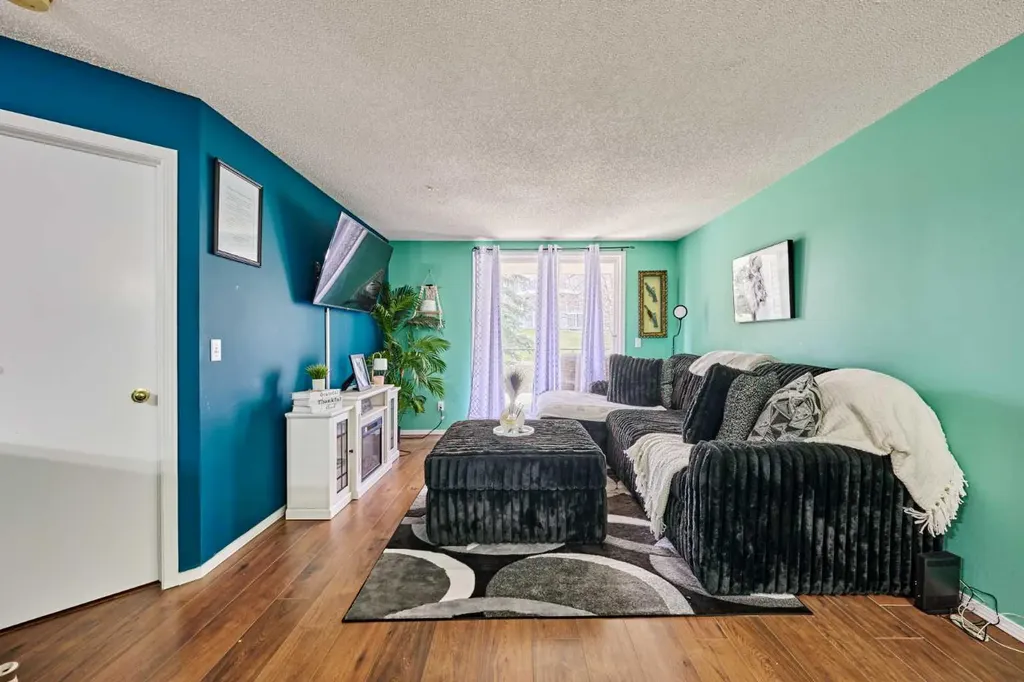 4975 130 Avenue SE Calgary AB T2Z4P1