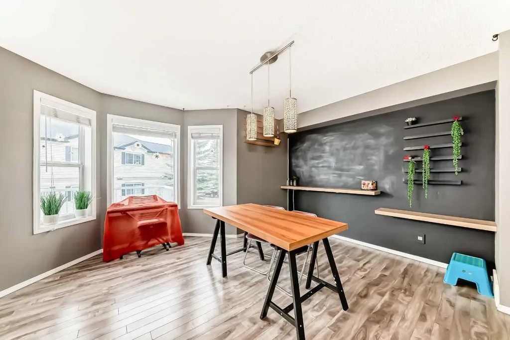 112 Country Village Cape NE Calgary AB T3K 5J7