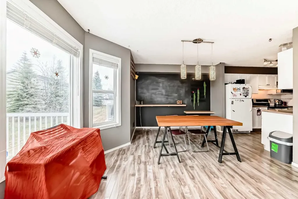 112 Country Village Cape NE Calgary AB T3K 5J7