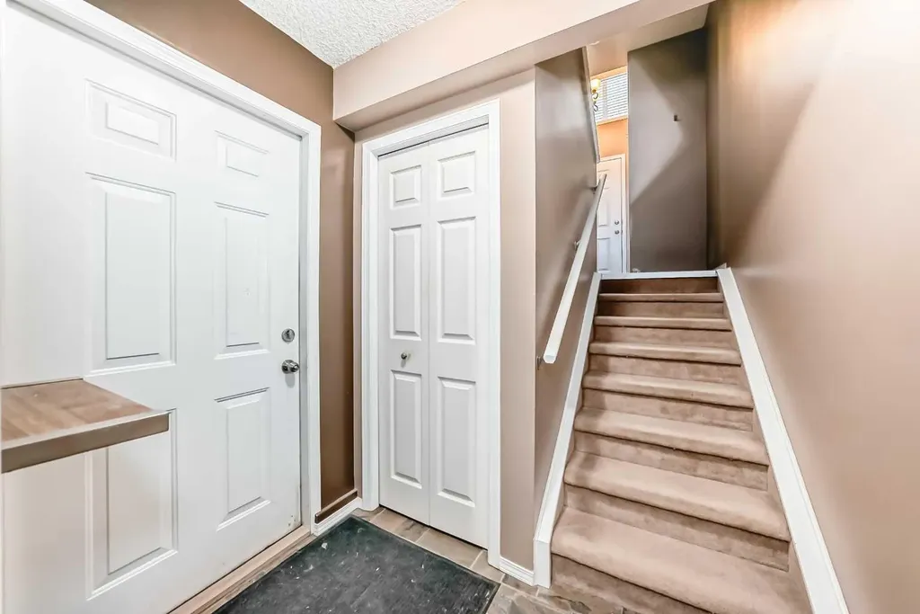 112 Country Village Cape NE Calgary AB T3K 5J7