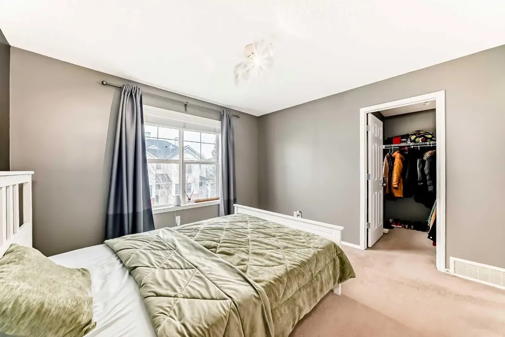 112 Country Village Cape NE Calgary AB T3K 5J7