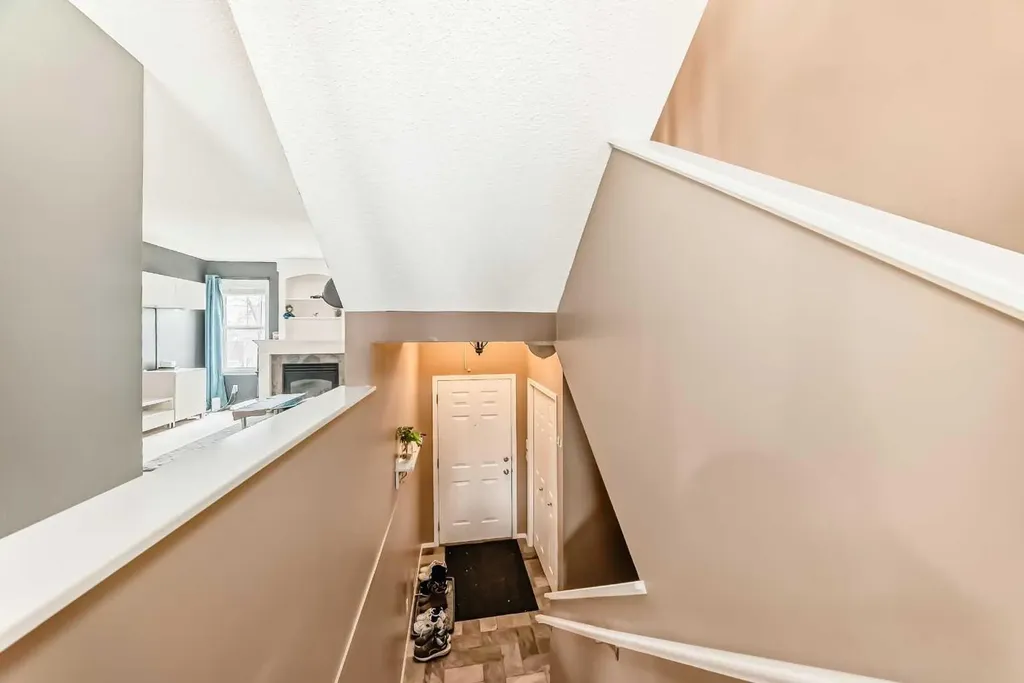 112 Country Village Cape NE Calgary AB T3K 5J7