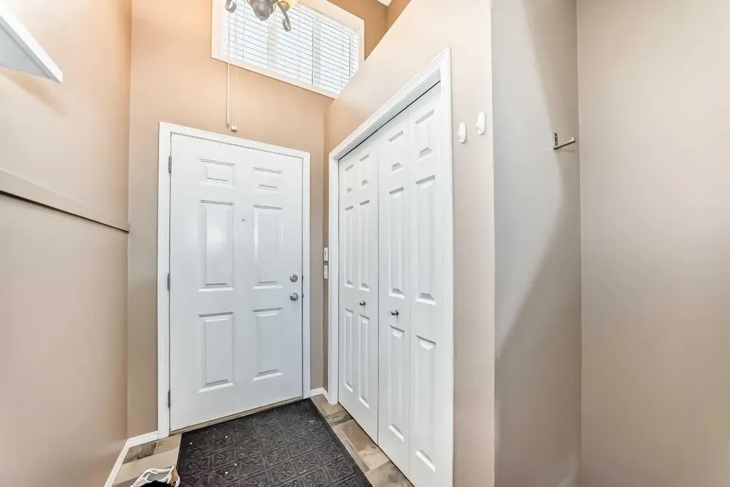 112 Country Village Cape NE Calgary AB T3K 5J7