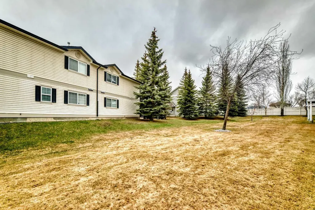 112 Country Village Cape NE Calgary AB T3K 5J7