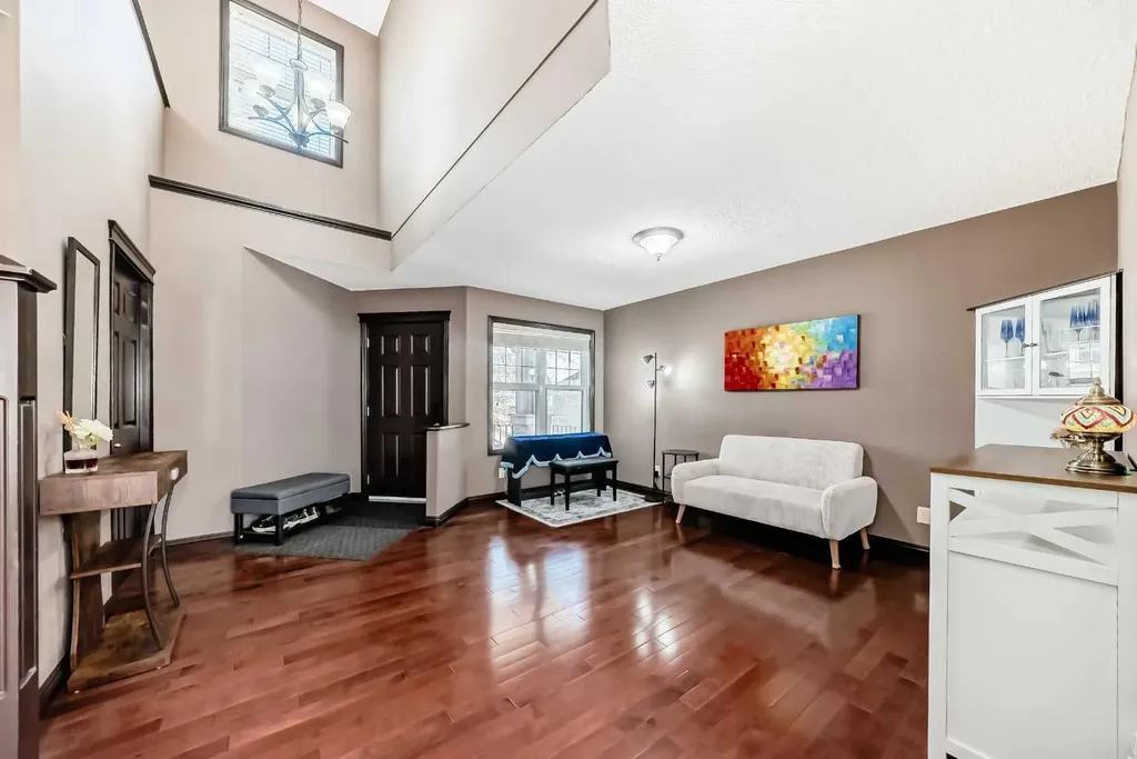 229 Panamount Road NW Calgary AB T3K 0H9