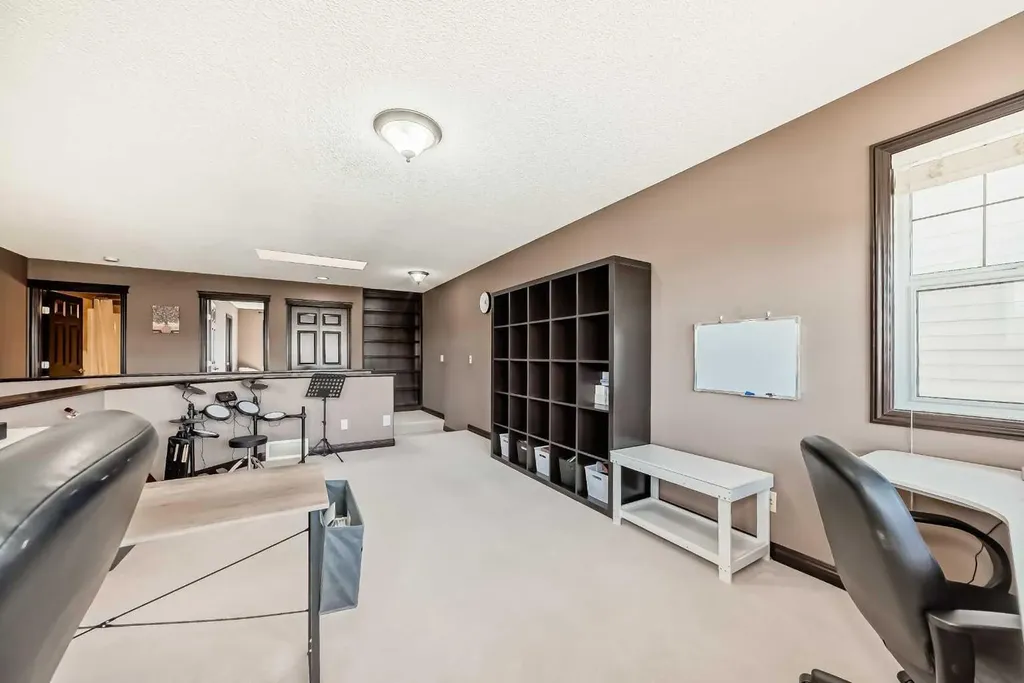 229 Panamount Road NW Calgary AB T3K 0H9