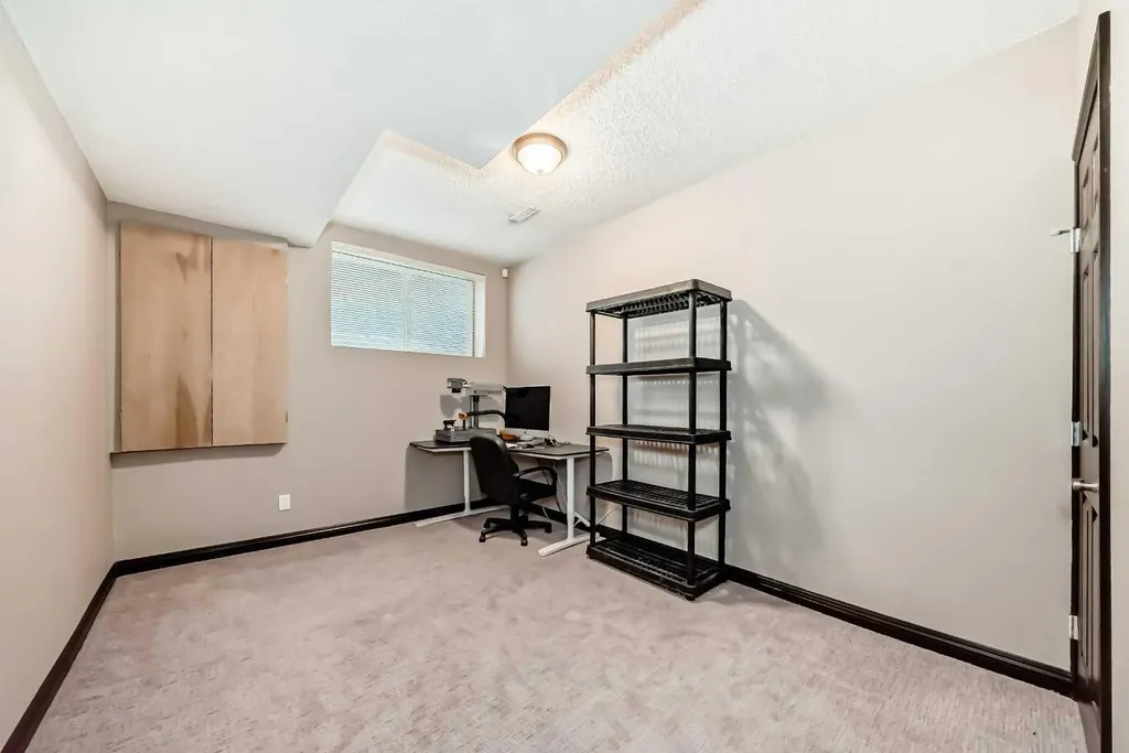 229 Panamount Road NW Calgary AB T3K 0H9