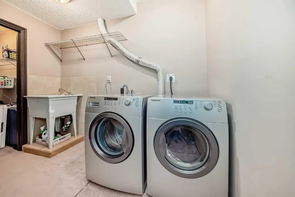 229 Panamount Road NW Calgary AB T3K 0H9