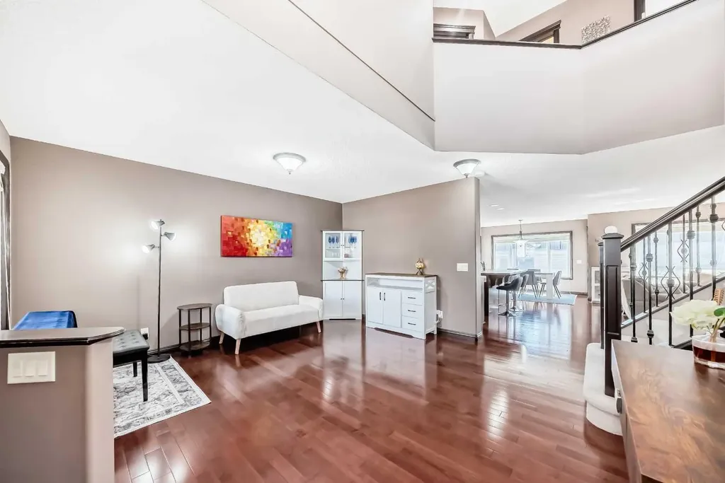 229 Panamount Road NW Calgary AB T3K 0H9