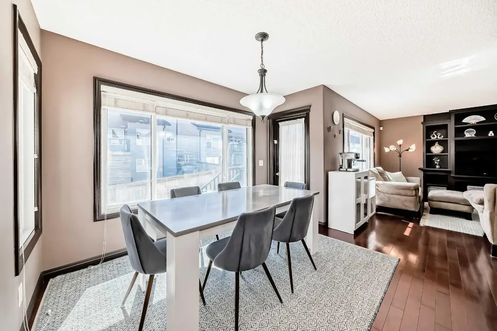 229 Panamount Road NW Calgary AB T3K 0H9