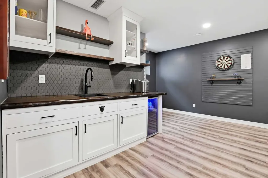 4625 48 Street Sylvan Lake AB T4S 1L4