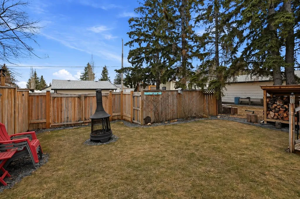 4625 48 Street Sylvan Lake AB T4S 1L4