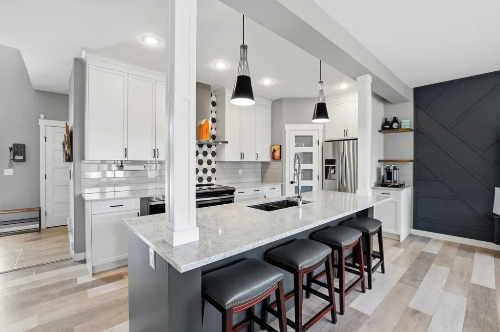 4625 48 Street Sylvan Lake AB T4S 1L4