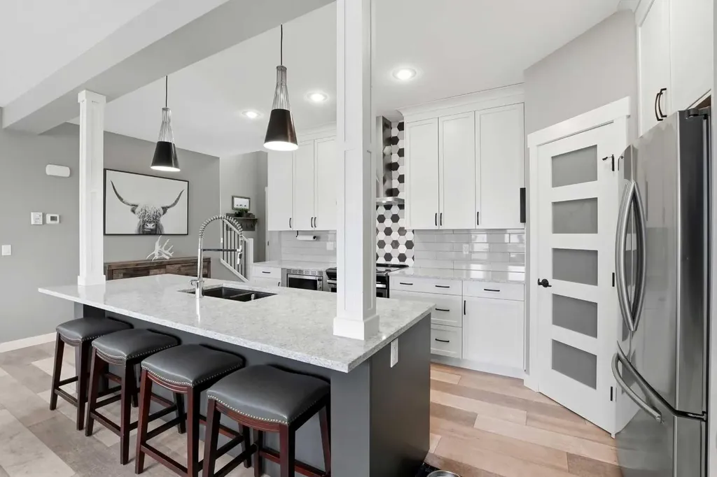 4625 48 Street Sylvan Lake AB T4S 1L4
