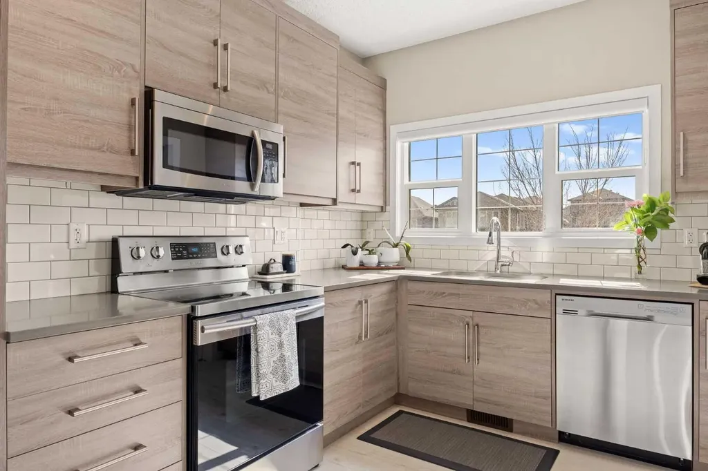 496 Nolan Hill Boulevard NW Calgary AB T3R 0Y1