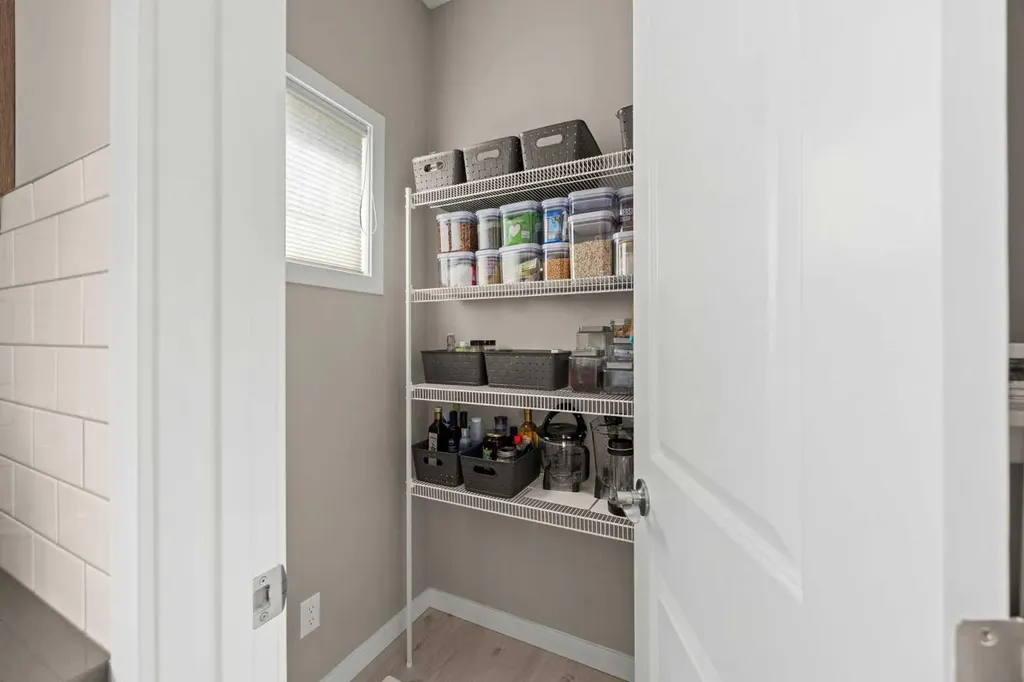 496 Nolan Hill Boulevard NW Calgary AB T3R 0Y1