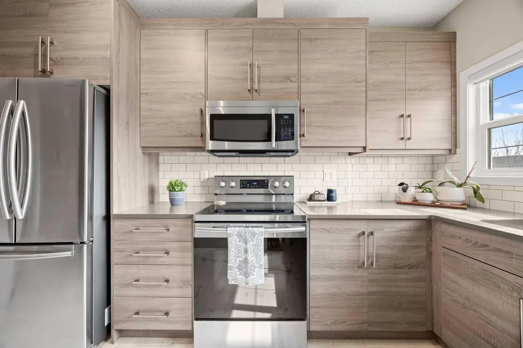 496 Nolan Hill Boulevard NW Calgary AB T3R 0Y1
