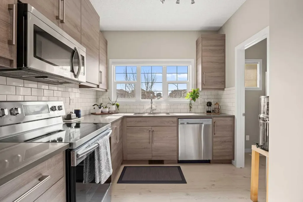 496 Nolan Hill Boulevard NW Calgary AB T3R 0Y1