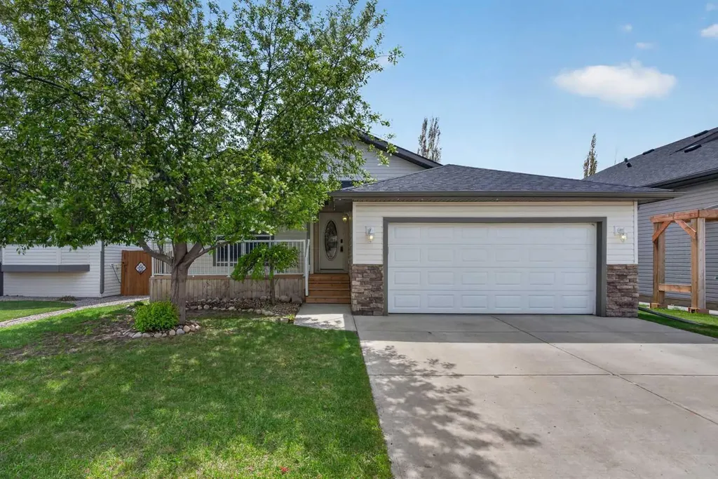412 Highland Close Strathmore AB T2A3M9