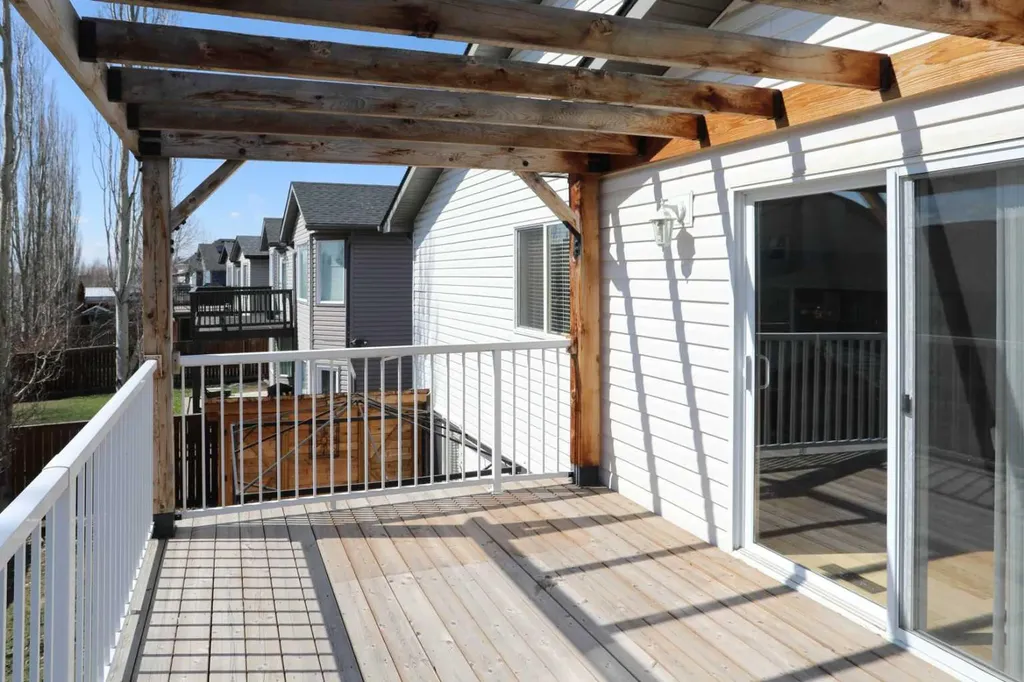 412 Highland Close Strathmore AB T2A3M9
