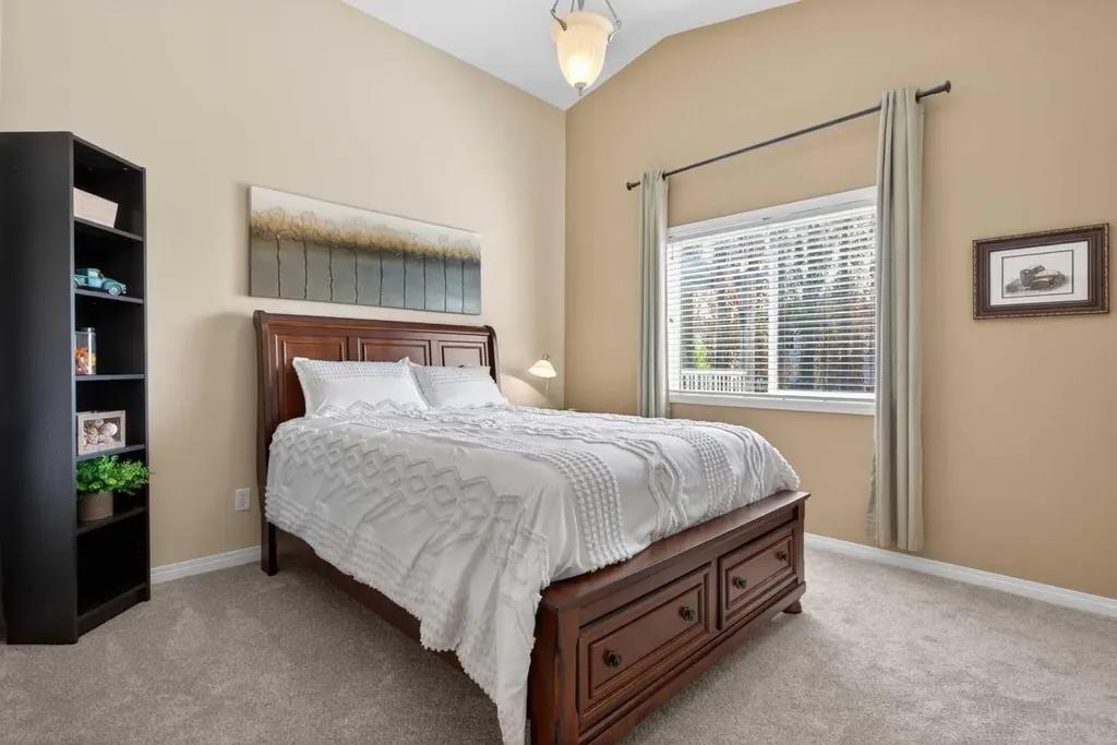 412 Highland Close Strathmore AB T2A3M9
