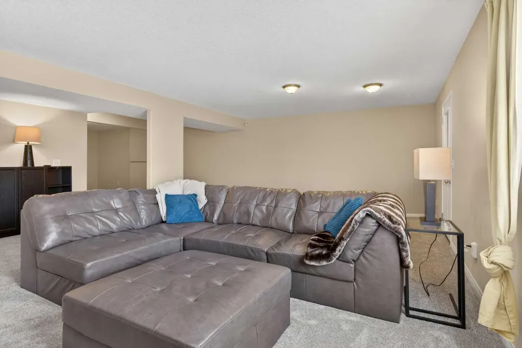 412 Highland Close Strathmore AB T2A3M9