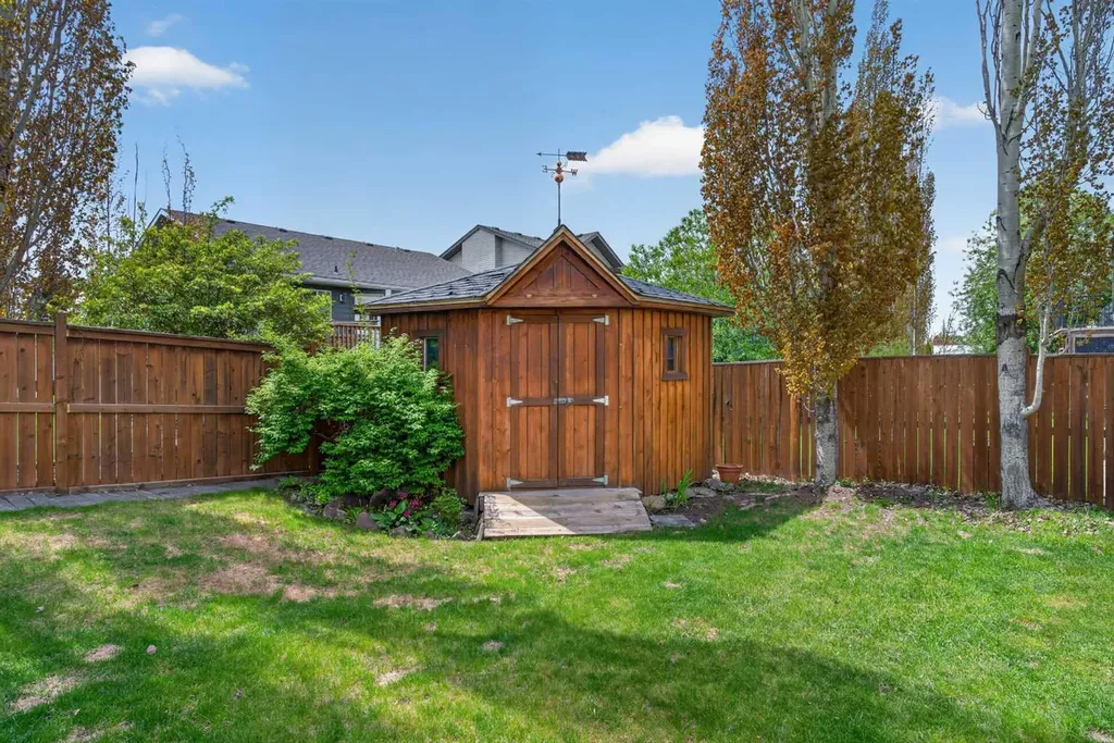 412 Highland Close Strathmore AB T2A3M9