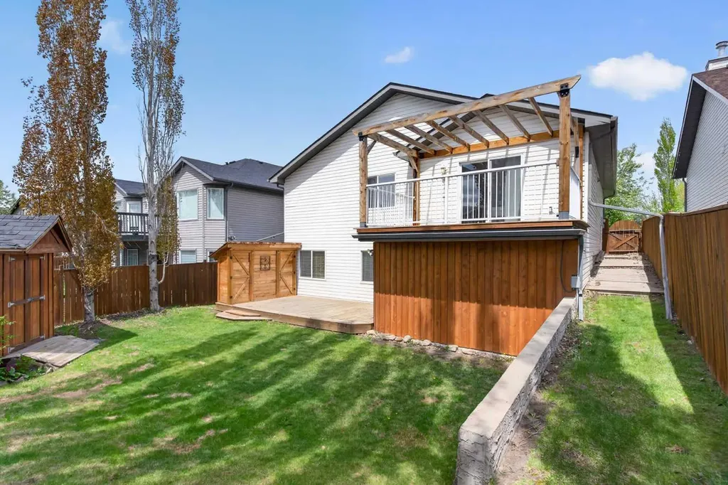 412 Highland Close Strathmore AB T2A3M9