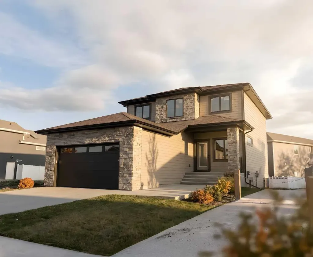 726 Sixmile End S Lethbridge AB T1K 8G4