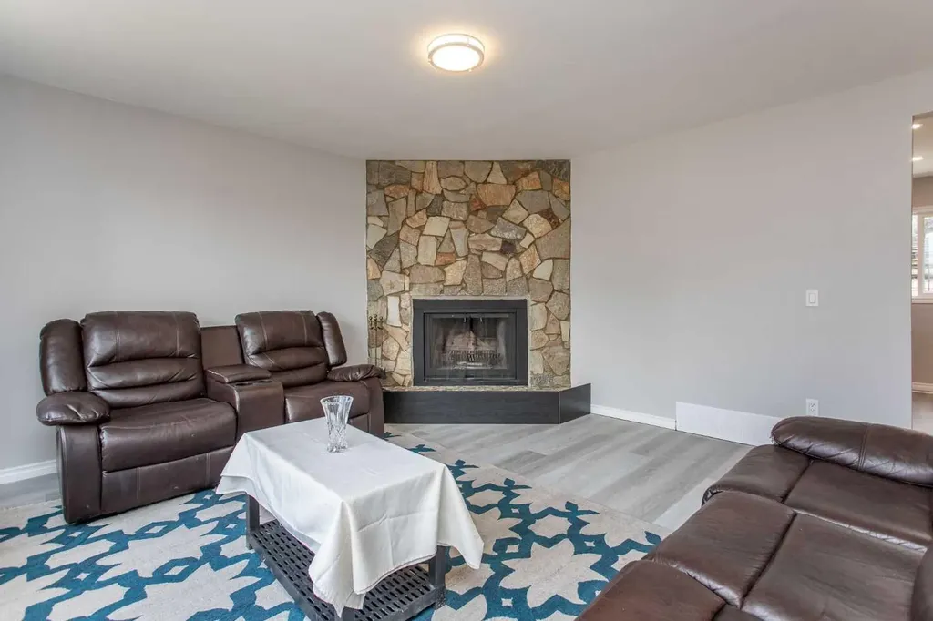 103 Westview Drive Sylvan Lake AB T4S 1H7