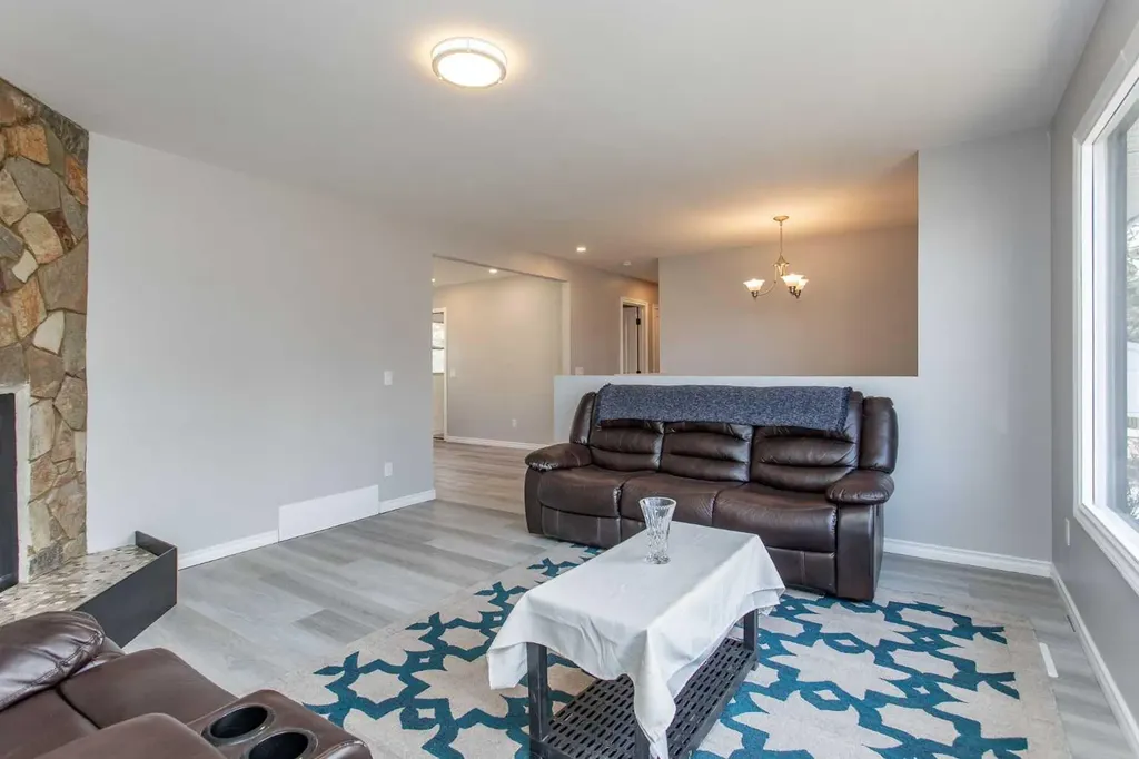 103 Westview Drive Sylvan Lake AB T4S 1H7